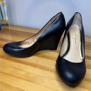 SOLD** Jessica Simpson Wedge Round-toe Black